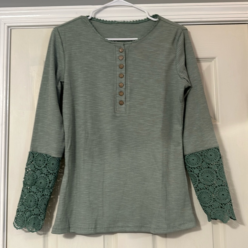 Long sleeve top